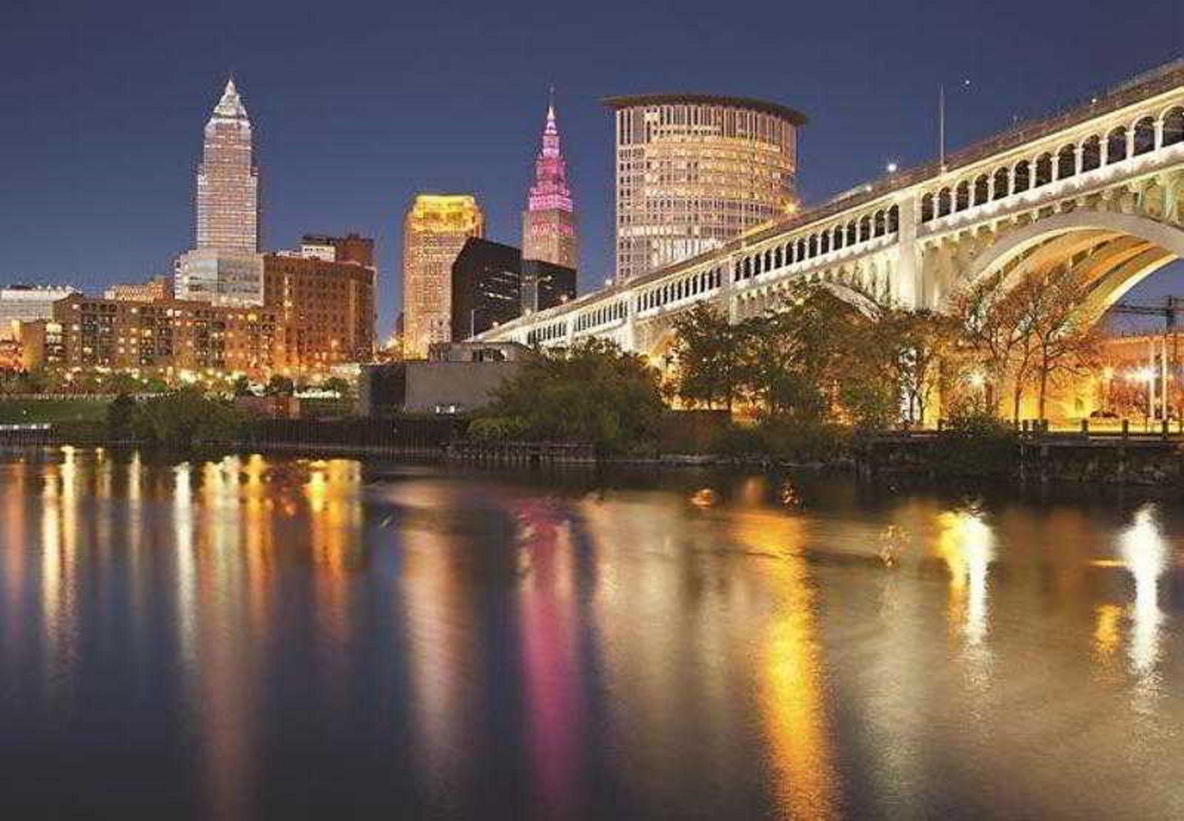 Wyndham Cleveland Airport Hotel Bagian luar foto