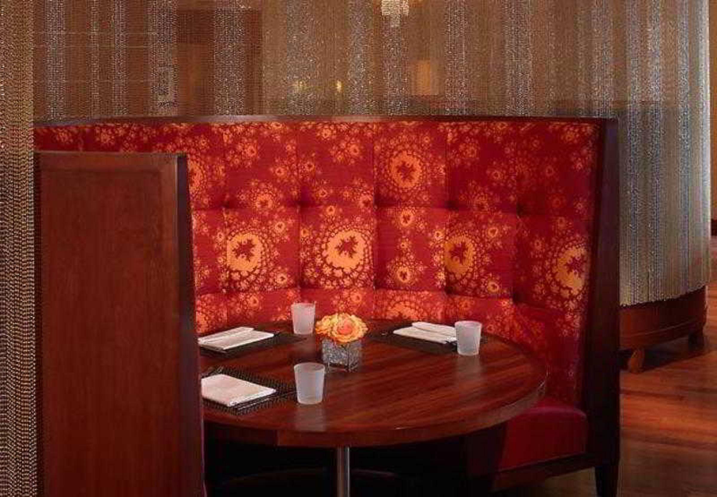 Wyndham Cleveland Airport Hotel Bagian luar foto