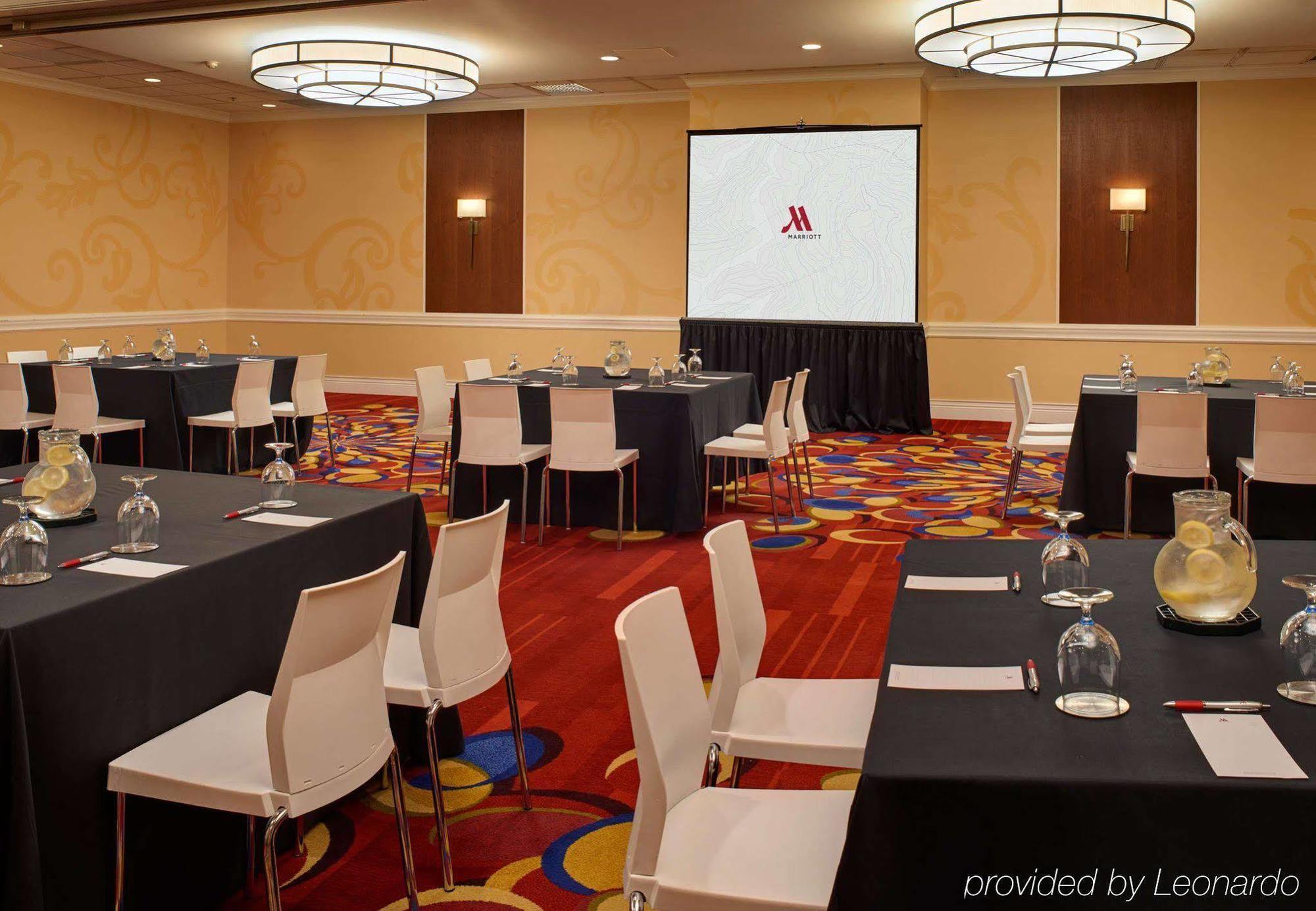 Wyndham Cleveland Airport Hotel Bagian luar foto